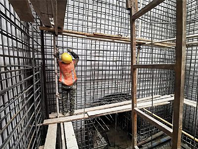 建筑鋼絲網(wǎng)應(yīng)用于隧道內(nèi)作為安全網(wǎng)